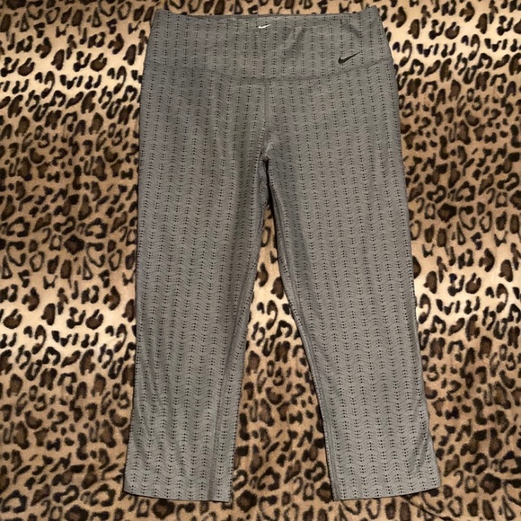 NIKE Pants Nike DRI FIT ATHLETIC Pants NIKE YOGA CAPRIS Women’s Size Medium - Picture 4 of 12